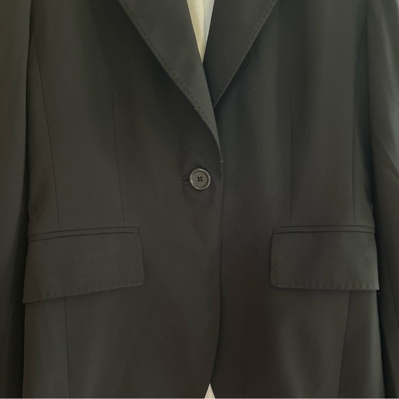 Banana Republic | Women's Black Wool Blazer - Picture 3 of 9